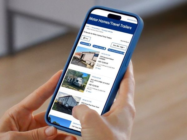phone selling rvs and motorhomes on GovDeals